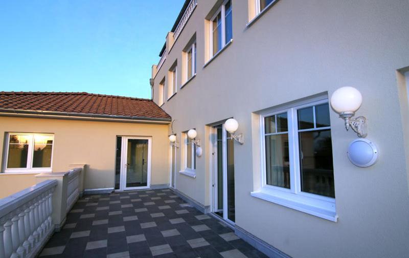 Hotel Helena Neu Wulmstorf Buitenkant foto