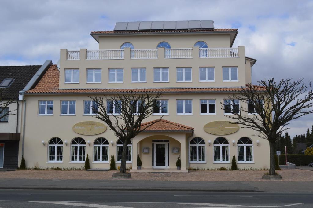 Hotel Helena Neu Wulmstorf Buitenkant foto